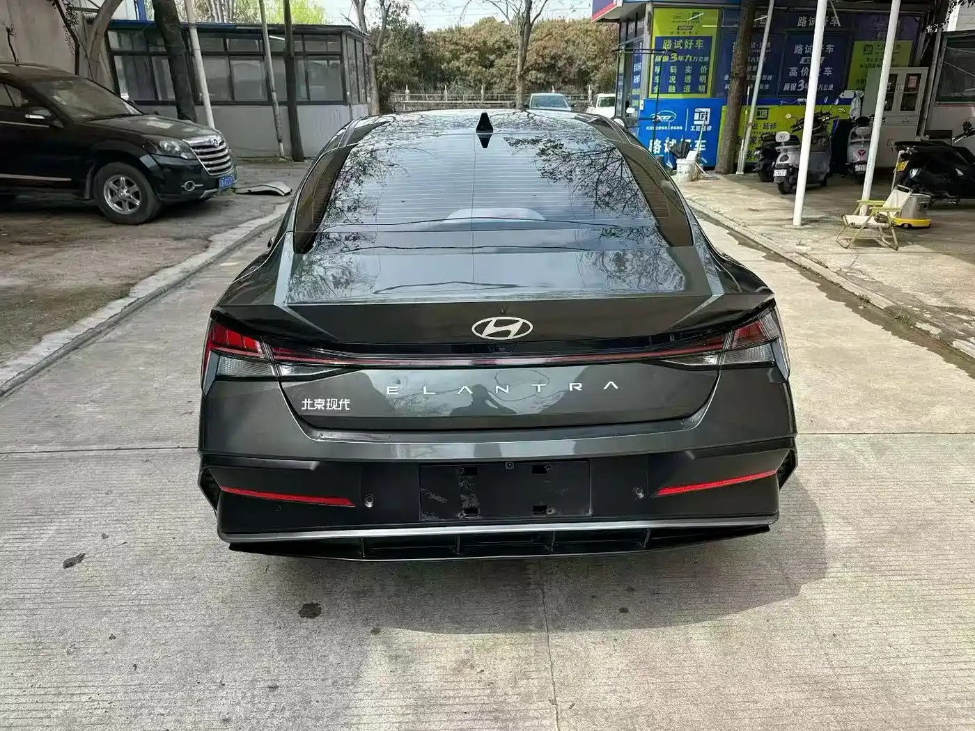 HYUNDAI ELANTRA