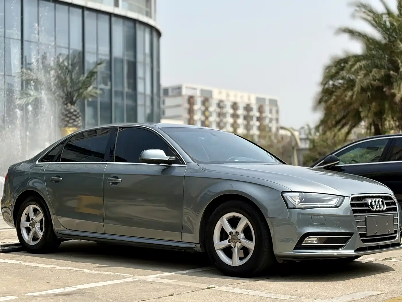 Audi A4L 2013 35 TFSI Automatic Standard фото 3