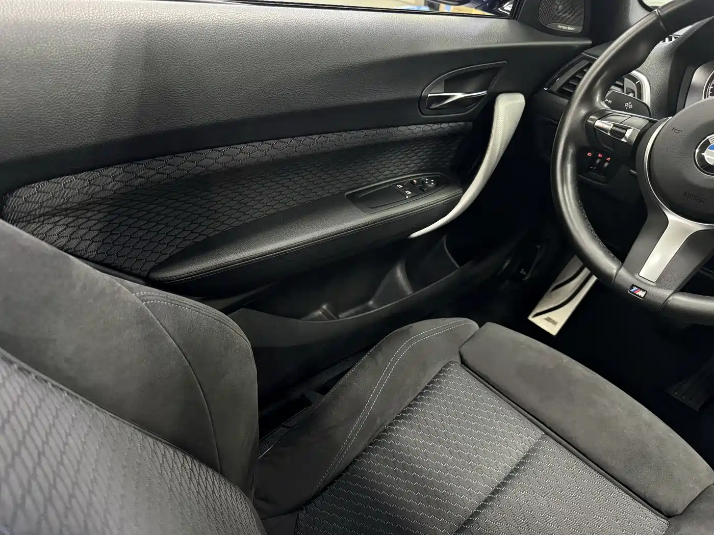 BMW 2 Series (Import) 2018 225i M Sport фото 23