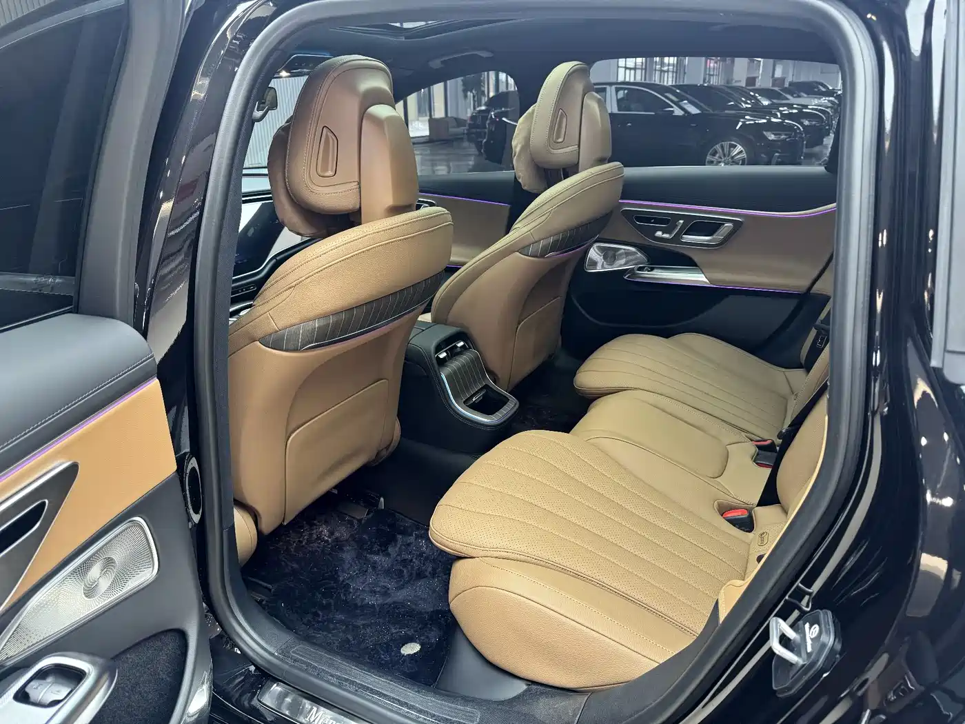Mercedes-Benz E-Class 2024 Model E 300 L Luxury фото 12