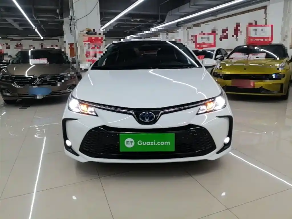 Toyota Corolla 2023 1.8L Smart Hybrid Dual Engine Elite Edition фото 3