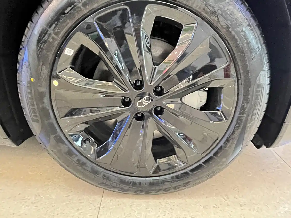 Zhijie Luxeed R7 2026 2025 Extended Range 360km Max