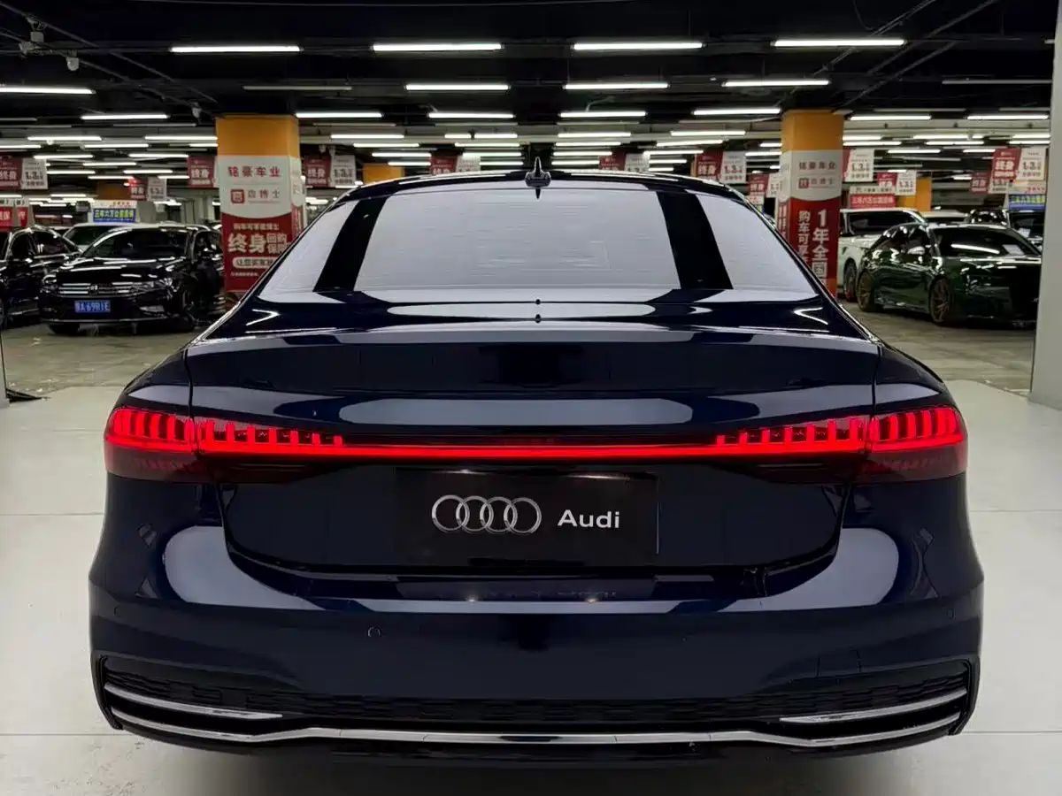 Audi A7L 2024 45TFSI S-line Dream Edition Crystal Package фото 4