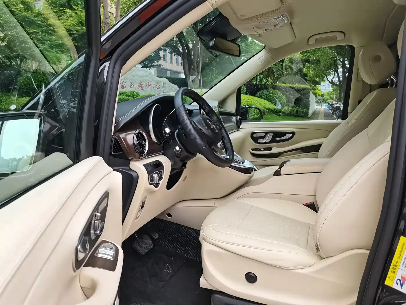 Mercedes-Benz V-Class 2022 V 260 Prestige Edition фото 12