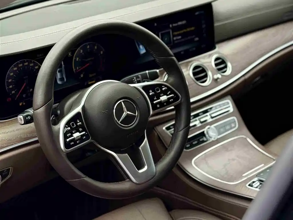 Mercedes-Benz E-Class 2019 E 200 L фото 9