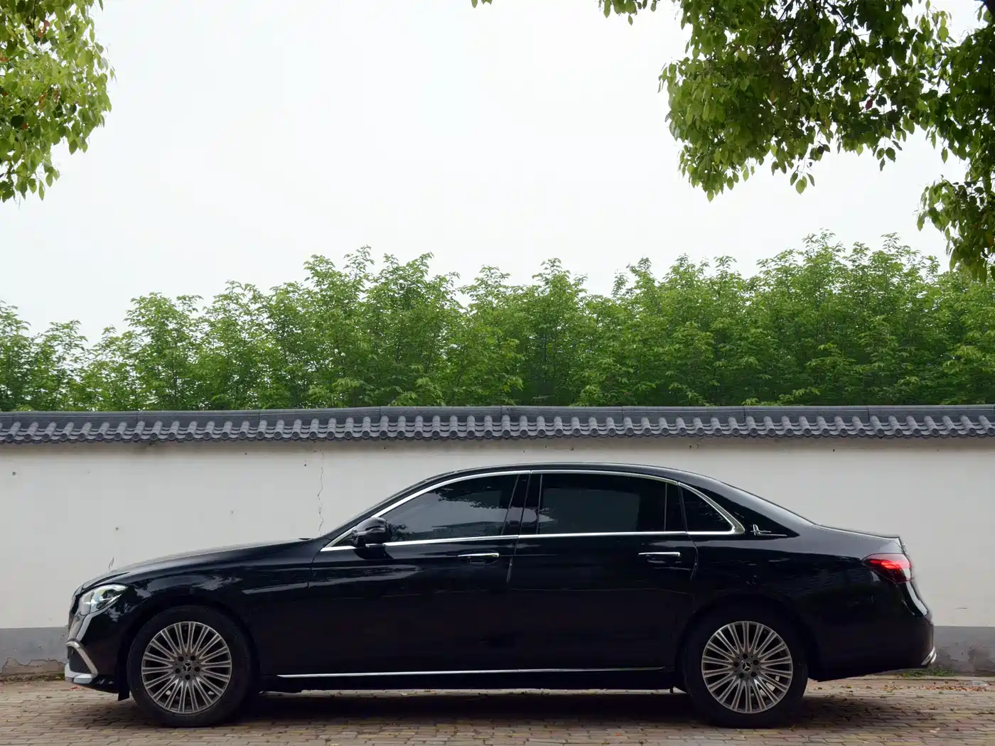 Mercedes-Benz E-Class 2023 E 300 L Fashion фото 14
