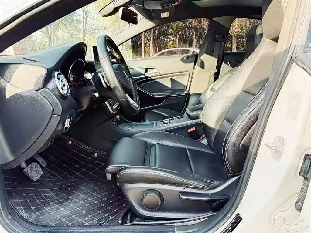 Mercedes-Benz CLA (Import) 2017 Facelift CLA 200 Style фото 4