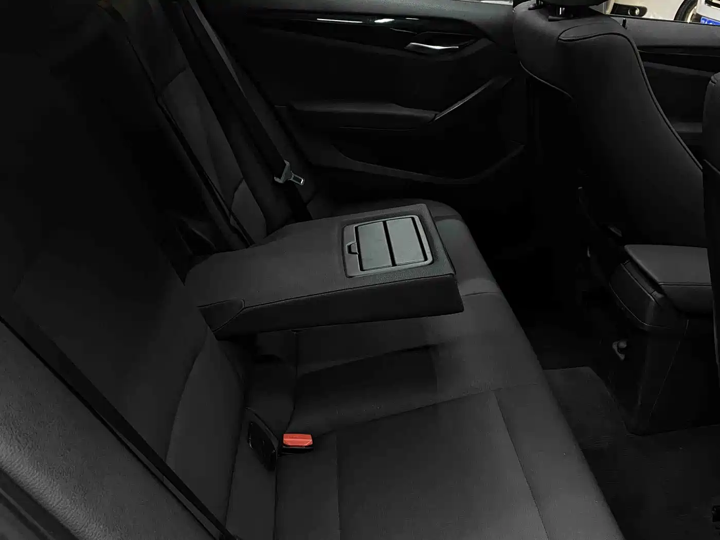 BMW X1 (Import) 2012 sDrive18i Luxury фото 15