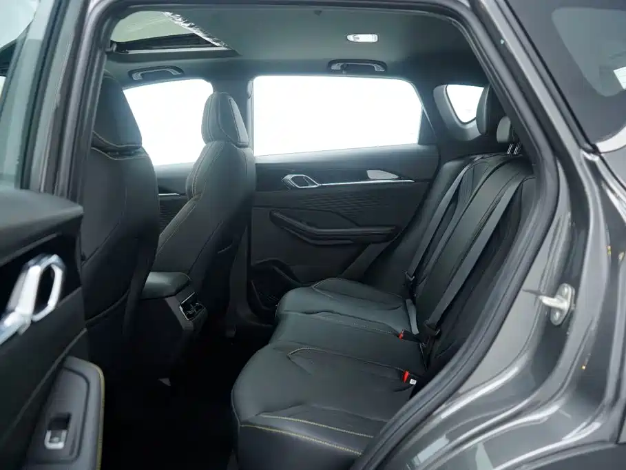 Фото 6 - Geely Coolray