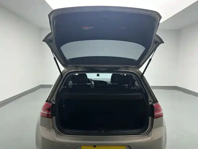 Volkswagen Golf 2015 1.6L Automatic Comfort фото 11