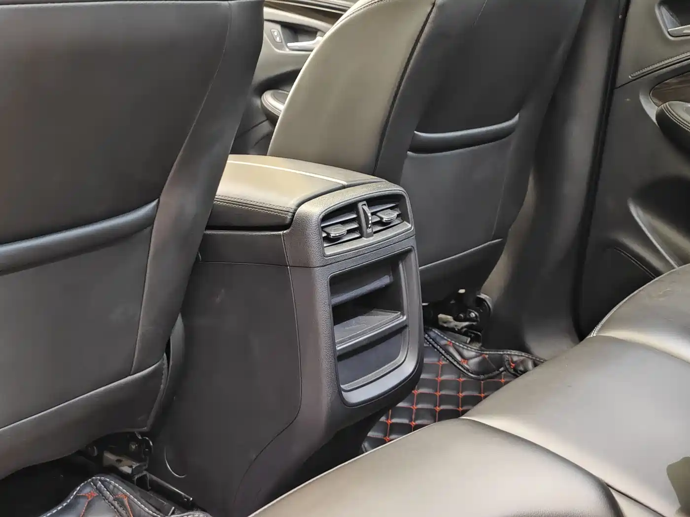 Buick Envision Plus 2018 20T 2WD Leading фото 21