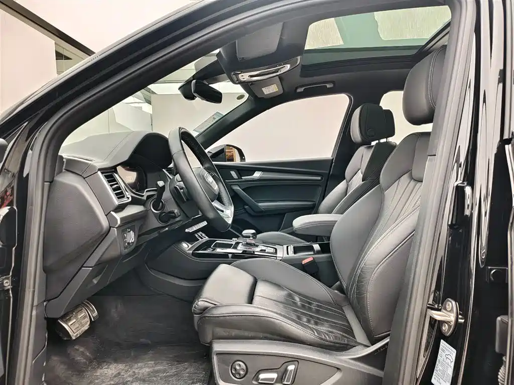 Audi Q5L 2024 Model 40 TFSI Luxury Dynamic фото 6