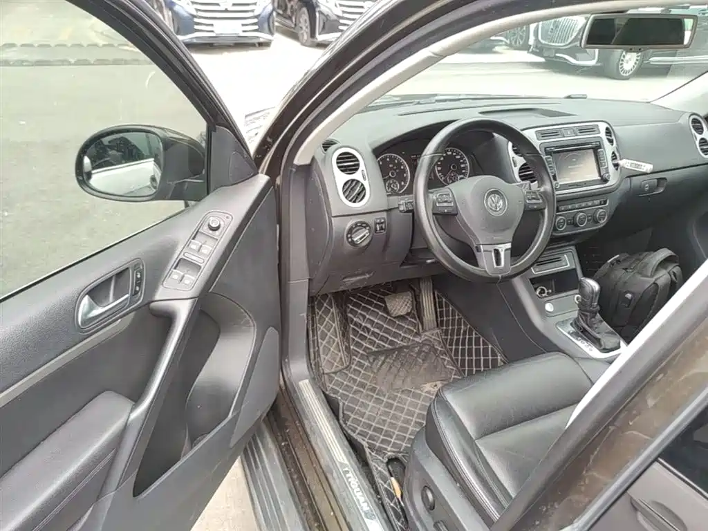 Volkswagen Tiguan 2015 1.8TSI Automatic 2WD Highline фото 16
