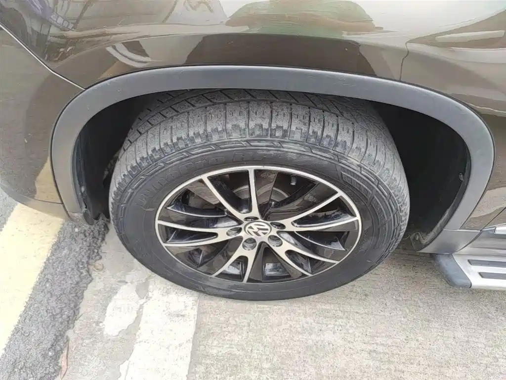 Volkswagen Tiguan 2015 1.8TSI Automatic 2WD Highline фото 23