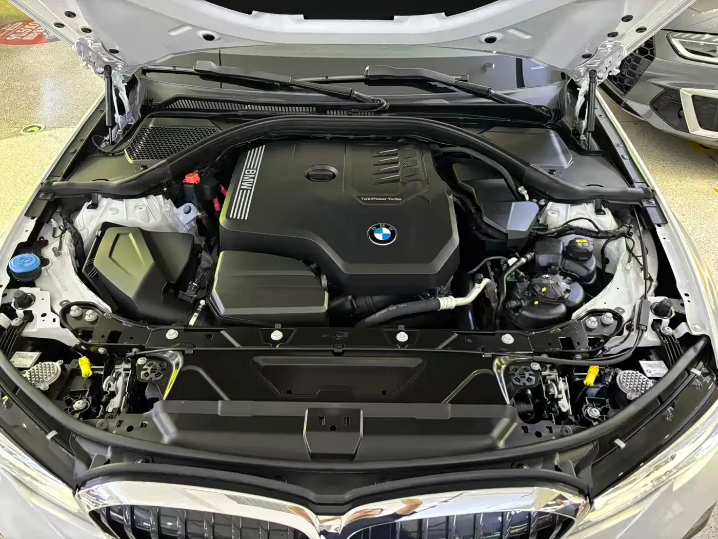 BMW 3 Series 2021 325Li M Sport Package фото 33
