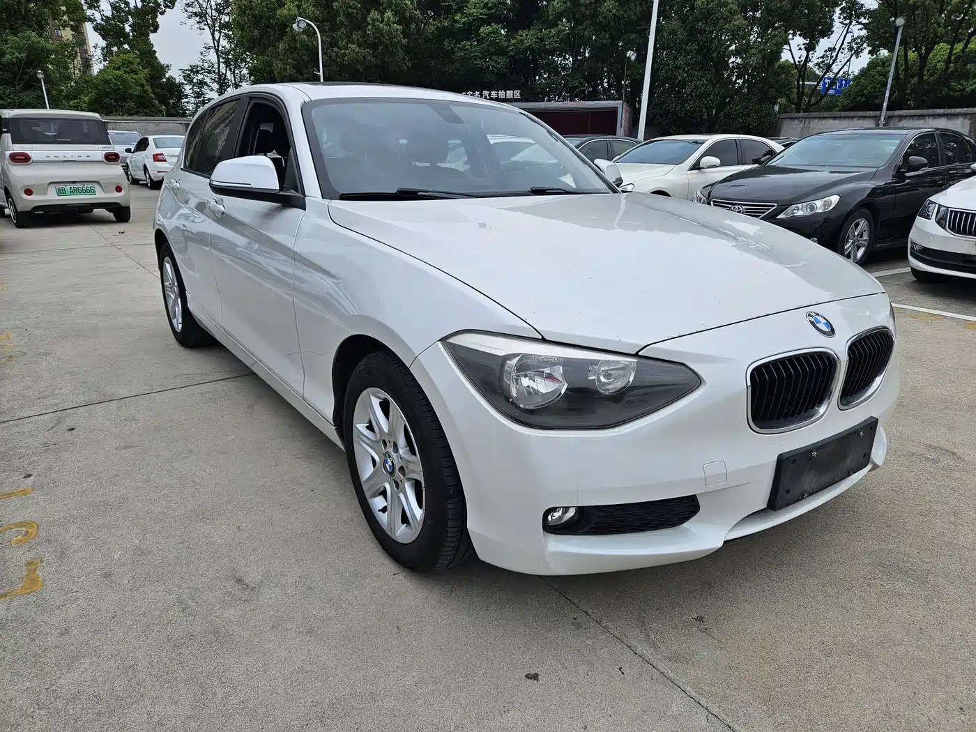 BMW 1 Series (Import) 2013 Facelift 116i Leading Model фото 3