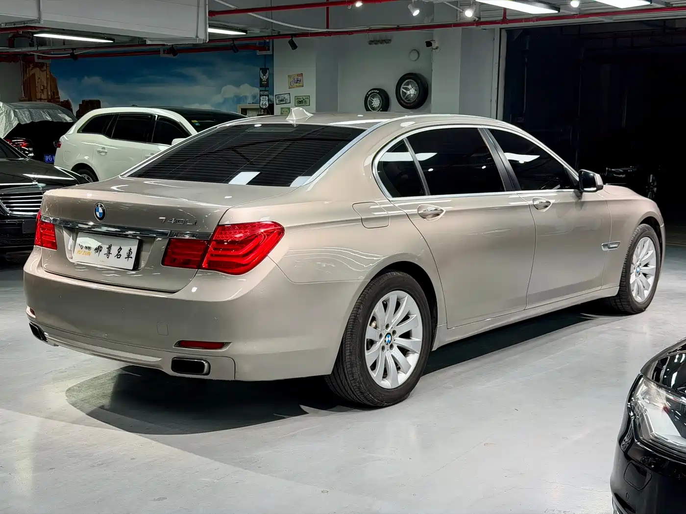 BMW 7 Series 2009 740Li Premium фото 7