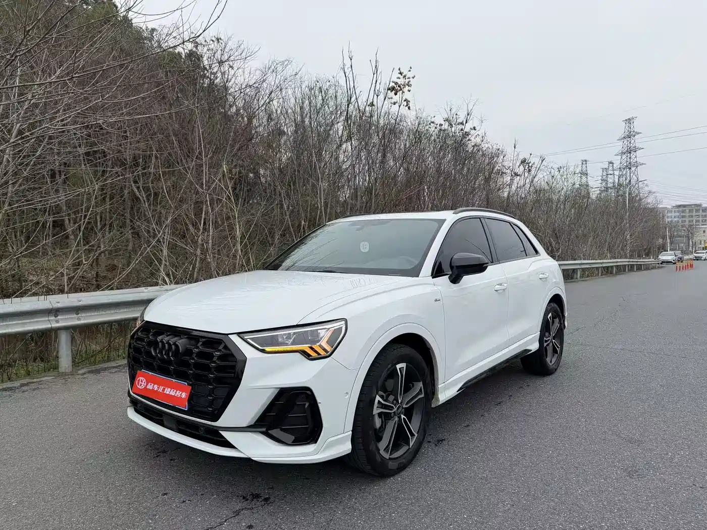 AUDI Q3