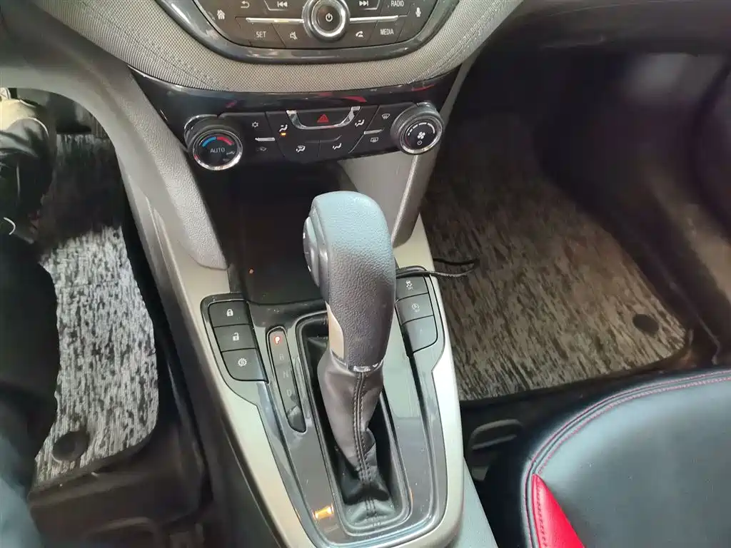 Chevrolet Malibu 2017 1.5T Automatic Comfort Edition фото 10