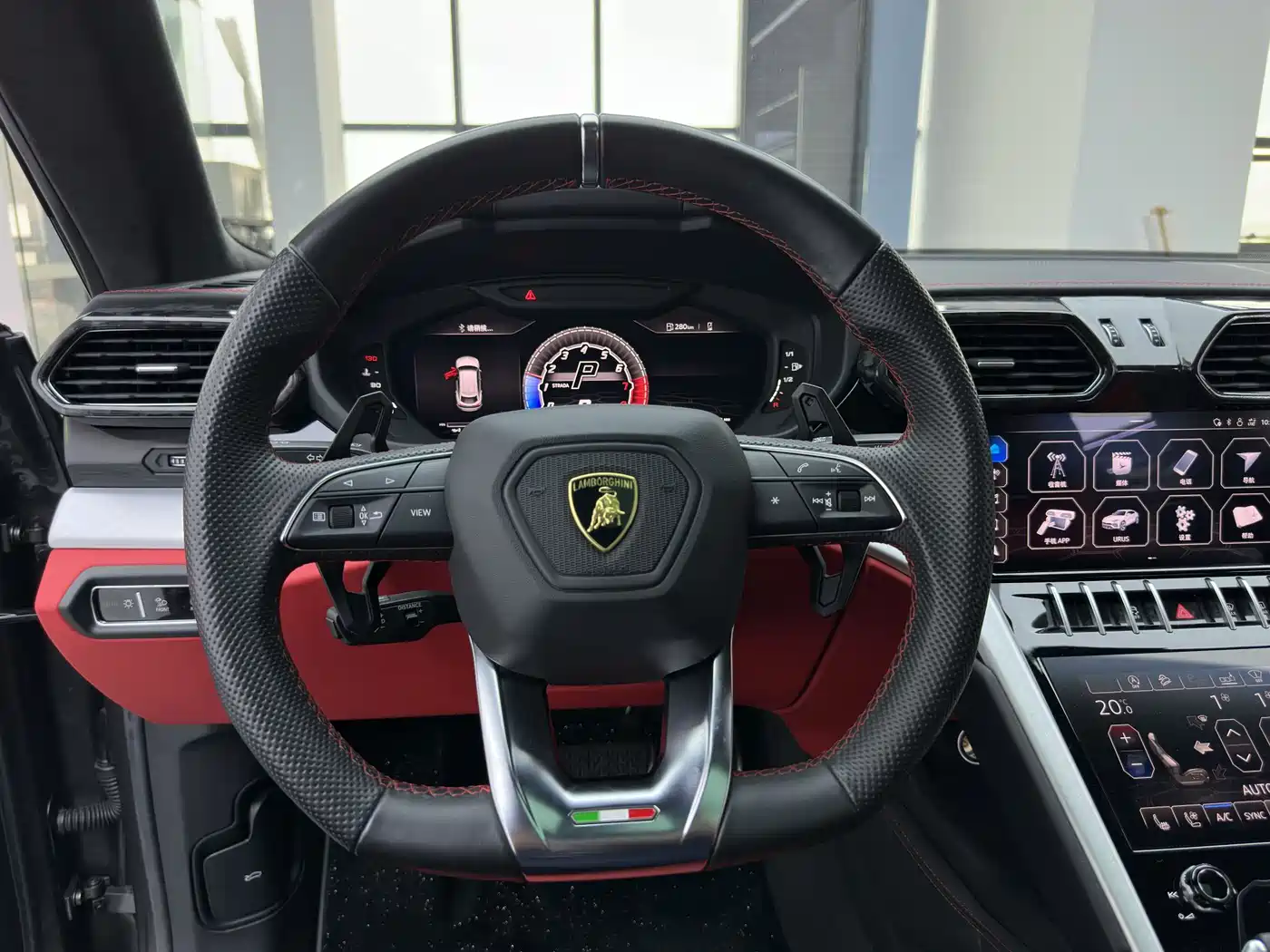 Lamborghini Urus 2021 4.0T V8 фото 15