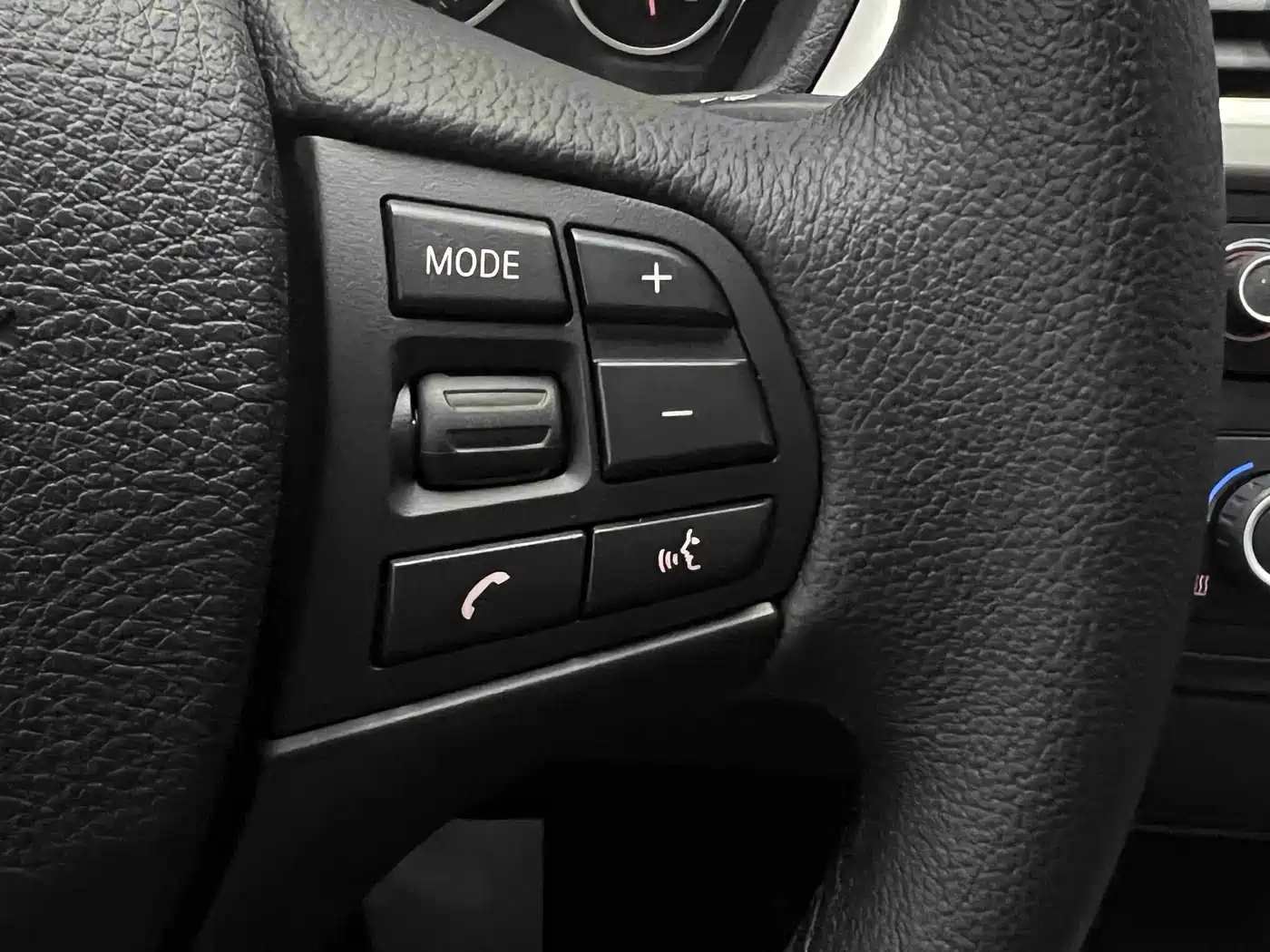 BMW 3 Series 2015 320Li Fashion фото 30