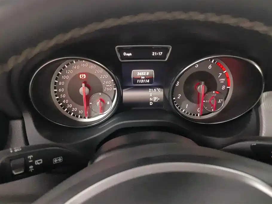 Mercedes-Benz GLA 2015 GLA 220 4MATIC Fashion Edition фото 14