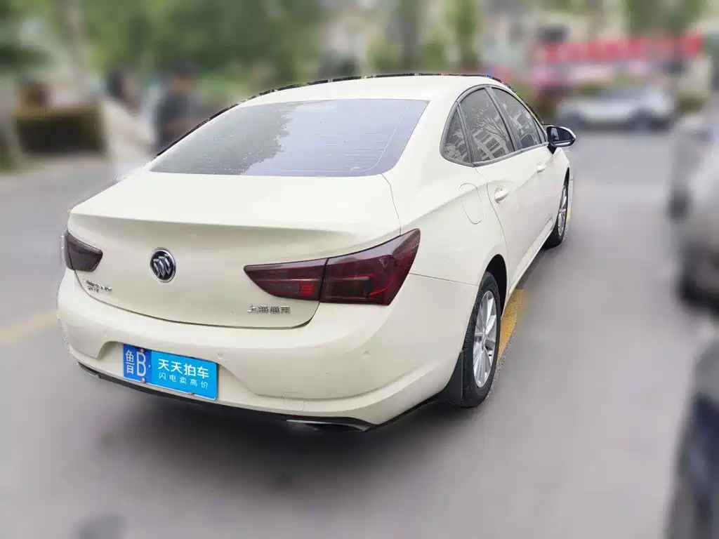 Photo 2 - Buick Verano