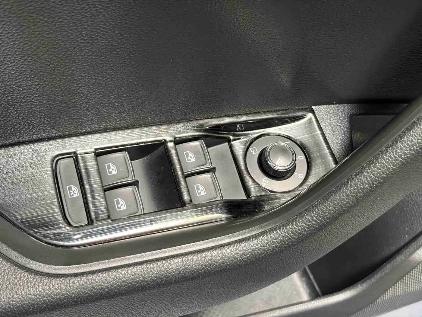 Škoda Superb 2016 TSI330 DSG Smart Edition фото 20