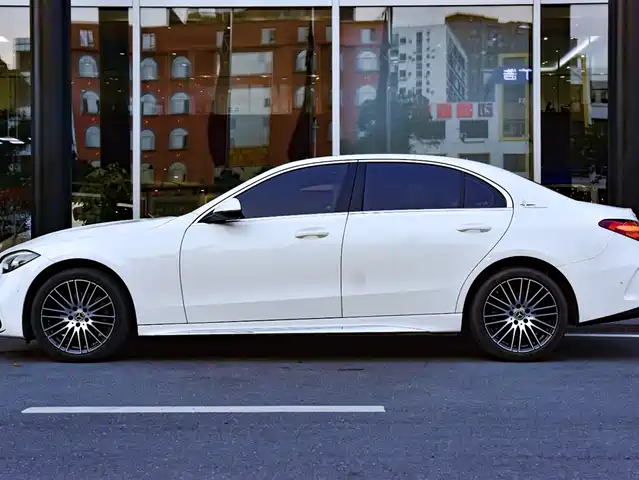 Mercedes-Benz C-Class 2023 C 200 L Sport — фото 3