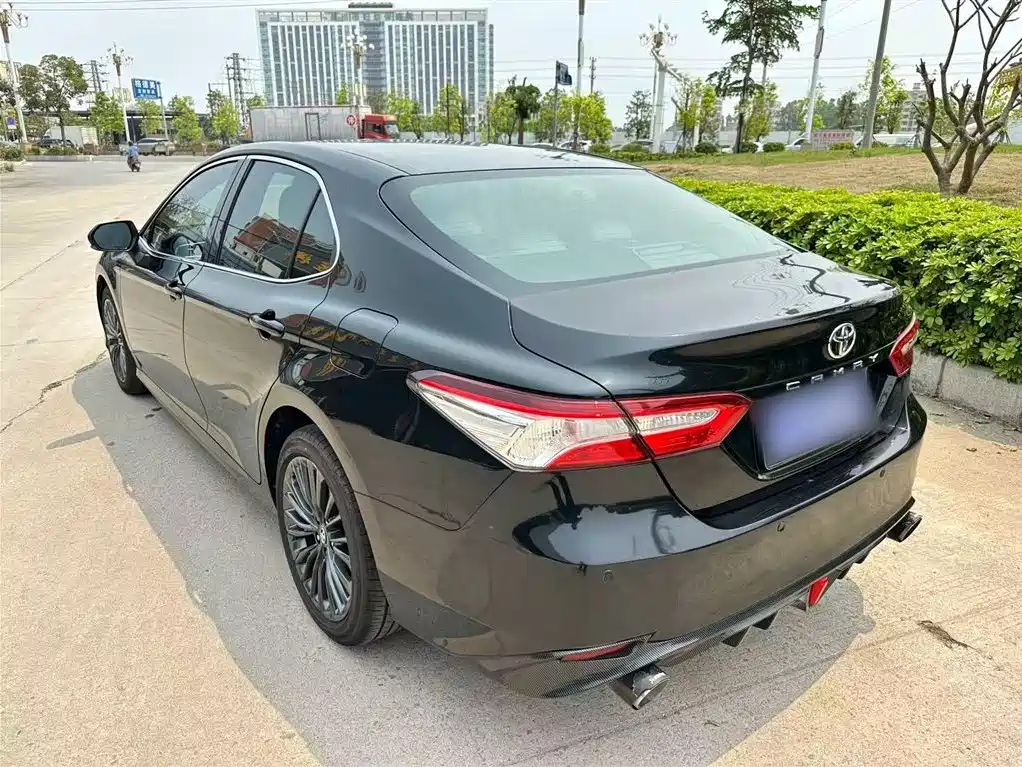 Toyota Camry 2018 2.0E Elite Edition фото 6