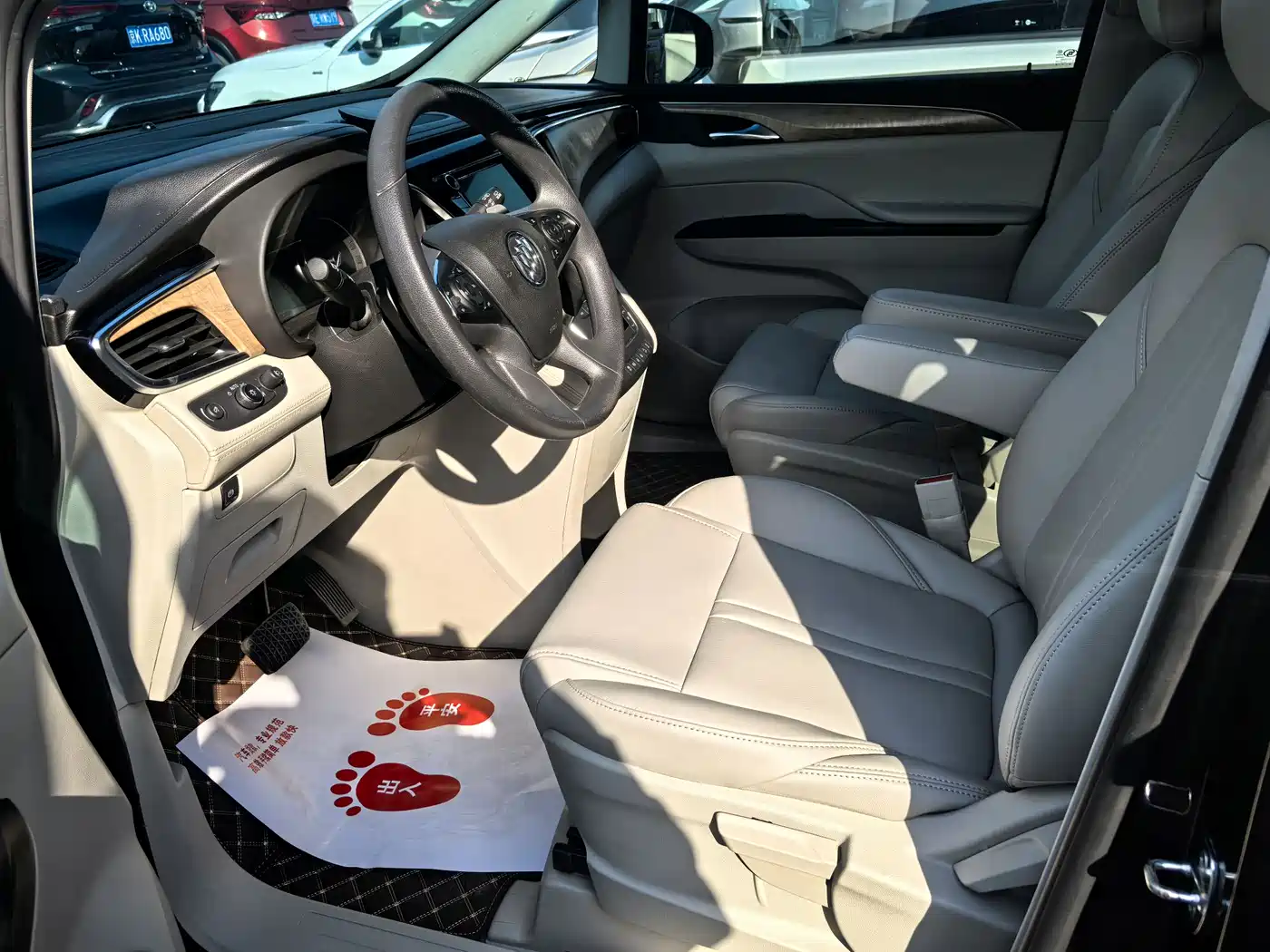 Buick GL8 2018 ES 28T Comfort Type China VI фото 3