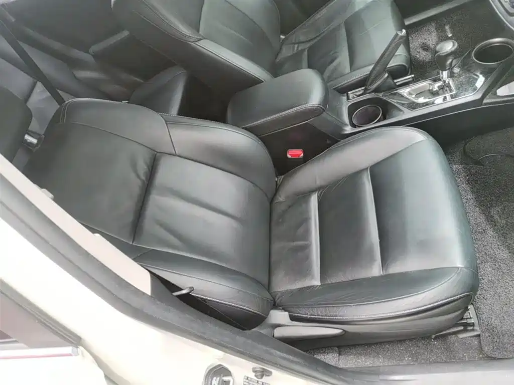 Toyota RAV4 Rongfang 2015 2.5L Automatic 4WD Luxury Edition фото 25