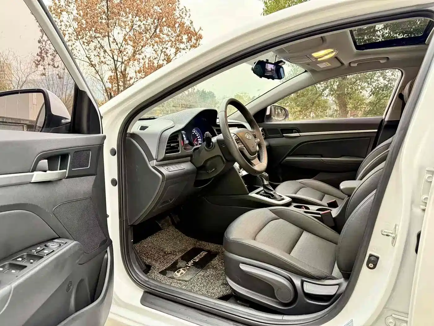 Hyundai Elantra 2019 1.5L CVT Smart Elite фото 7