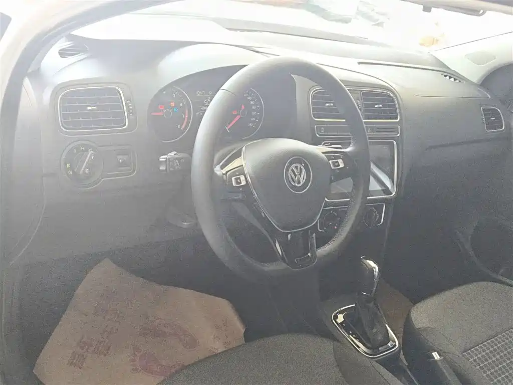 Volkswagen Polo 2018 1.5L Auto Comfort фото 6