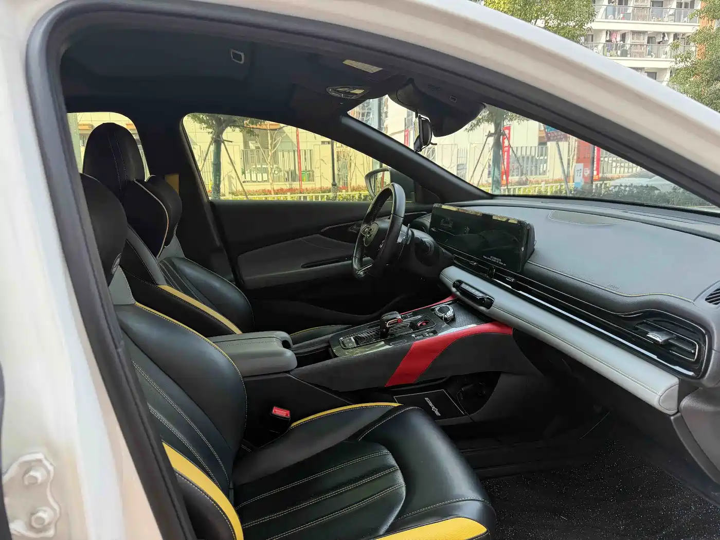 GAC Trumpchi Trumpchi Emkoo 2021 270T DCT J15 Edition фото 7
