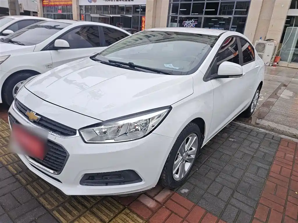 Chevrolet Cruze 2015 1.5L Automatic Fashion Navigation Edition