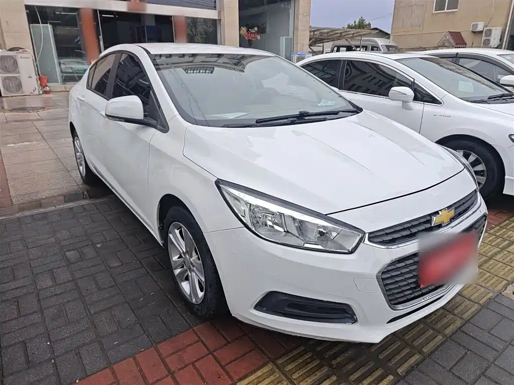 Chevrolet Cruze 2015 1.5L Automatic Fashion Navigation Edition фото 4