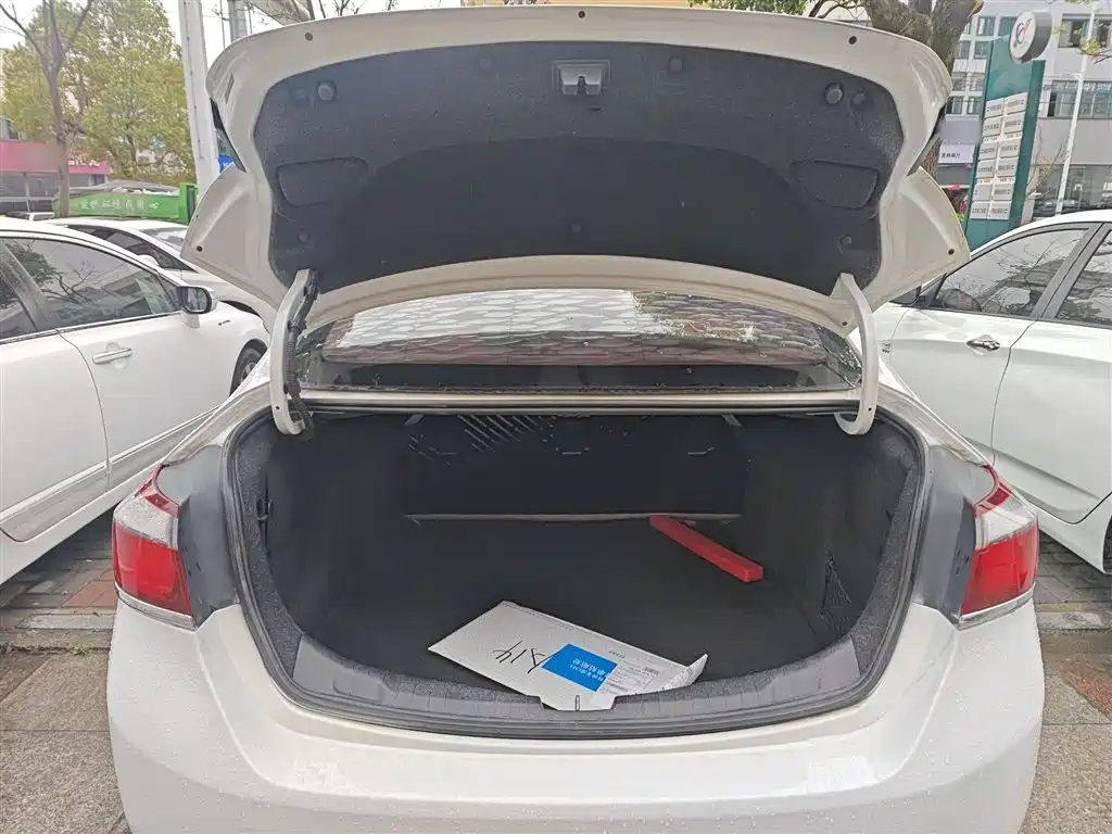 Chevrolet Cruze 2015 1.5L Automatic Fashion Navigation Edition фото 19