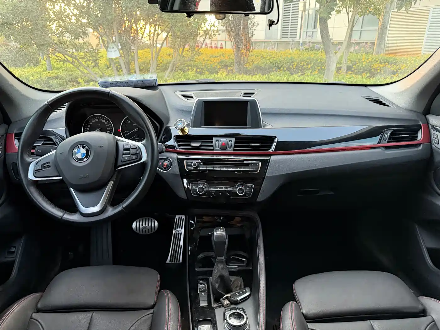 BMW X1 2016 sDrive20Li Luxury Model фото 9
