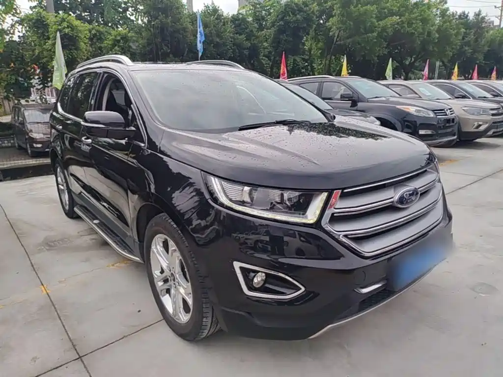 Photo 4 - Ford Edge
