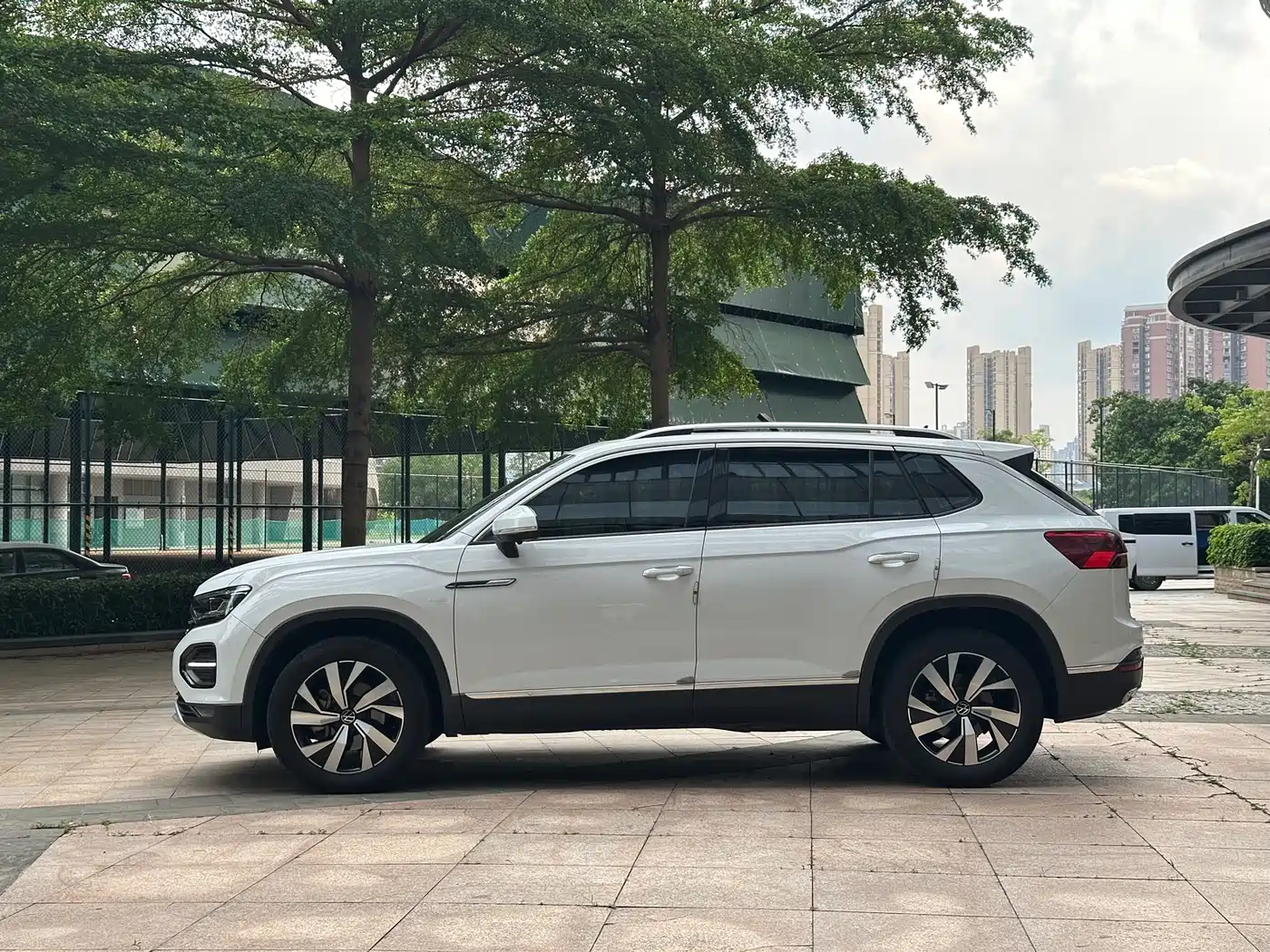 Volkswagen Tayron 2021 330TSI 2WD 3rd Anniversary Limited Edition фото 6