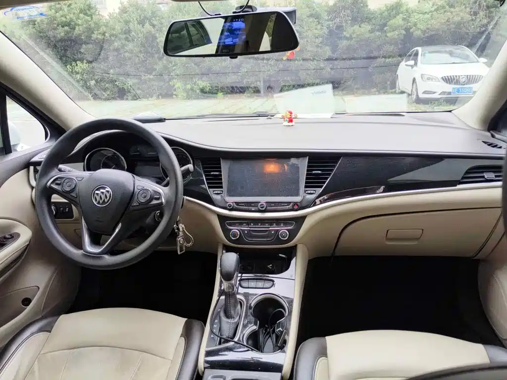 Photo 11 - Buick Verano