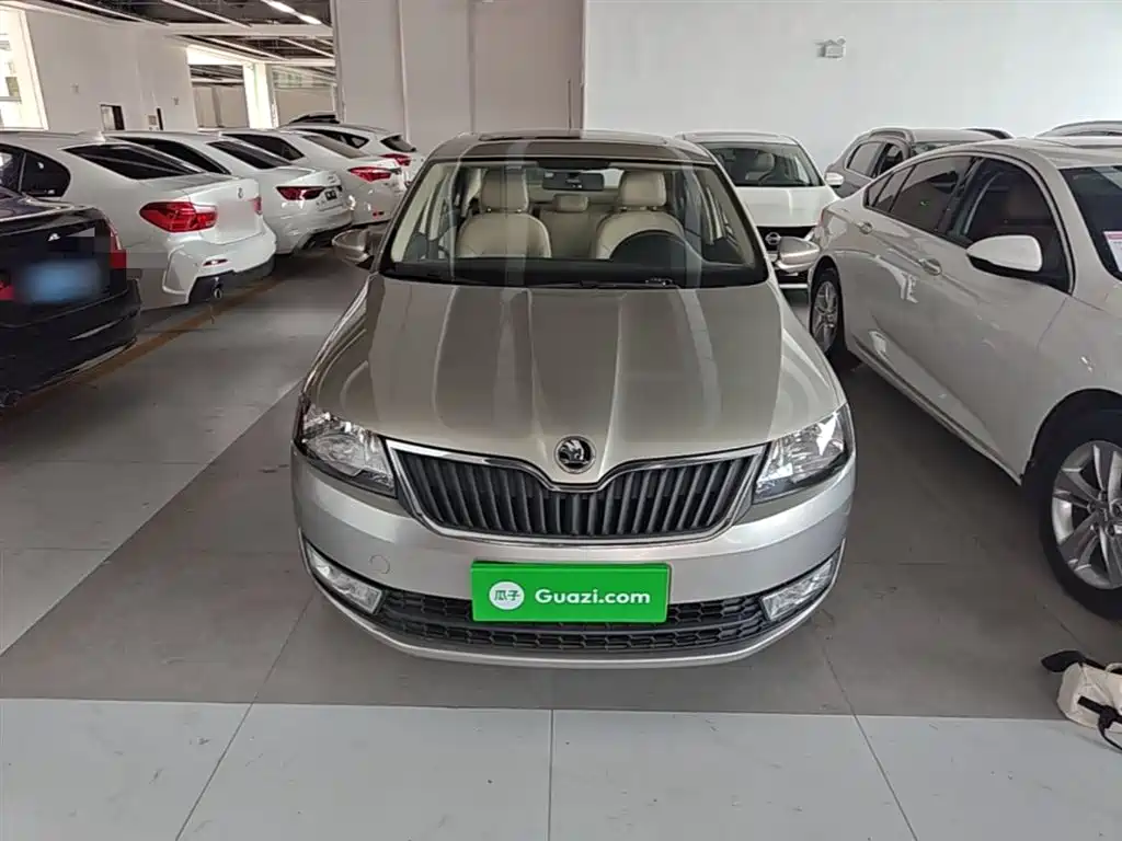 Škoda Rapid 2016 1.6L Automatic Pioneer Edition фото 3