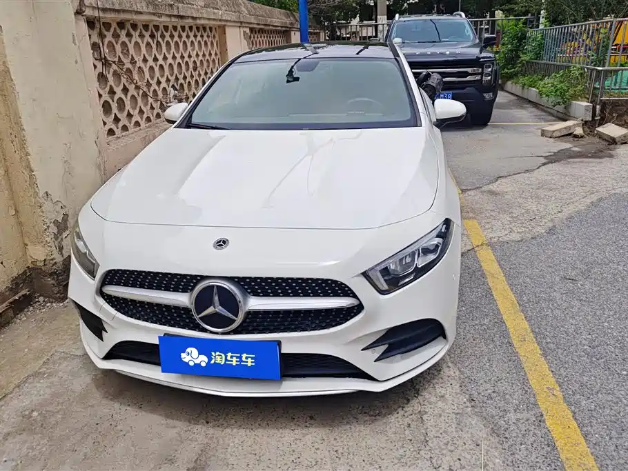 Mercedes-Benz A-Class 2021 A 200 L Sport Sedan Dynamic Type фото 2