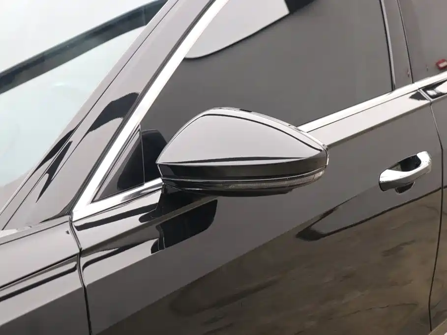 Photo 27 - Audi A8