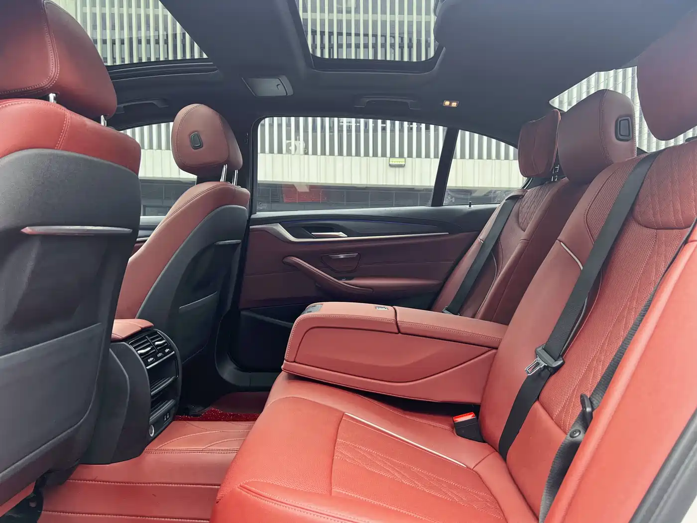 BMW 5 Series 2022 530Li Leading M Sport Package фото 4
