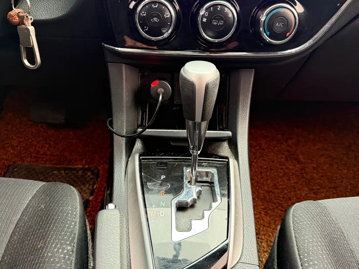 Toyota Corolla 2017 Facelift 1.6L S-CVT GL фото 11