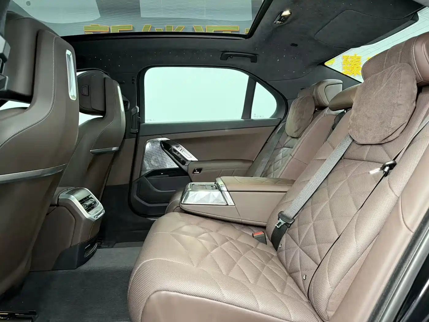 BMW 7 Series 2023 Model 735Li M Sport Package фото 15