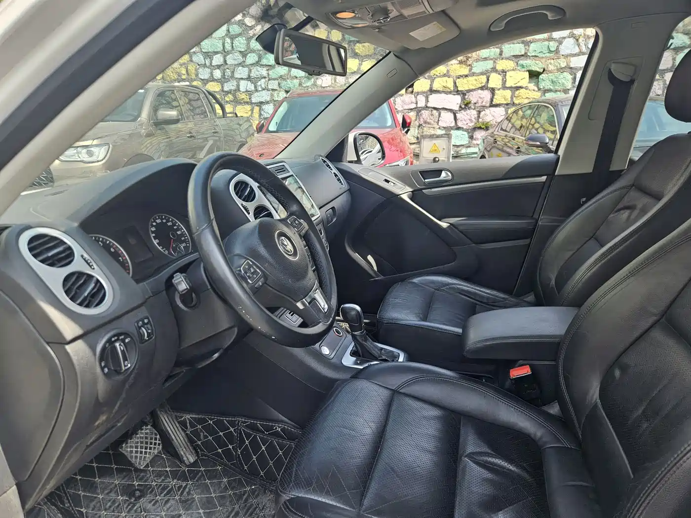 Volkswagen Tiguan 2015 1.8TSI Automatic 2WD Highline фото 6