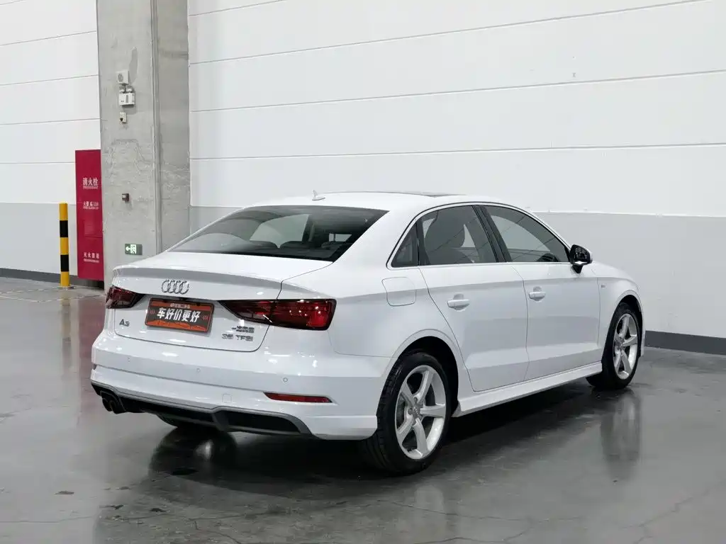 Photo 2 - Audi A3